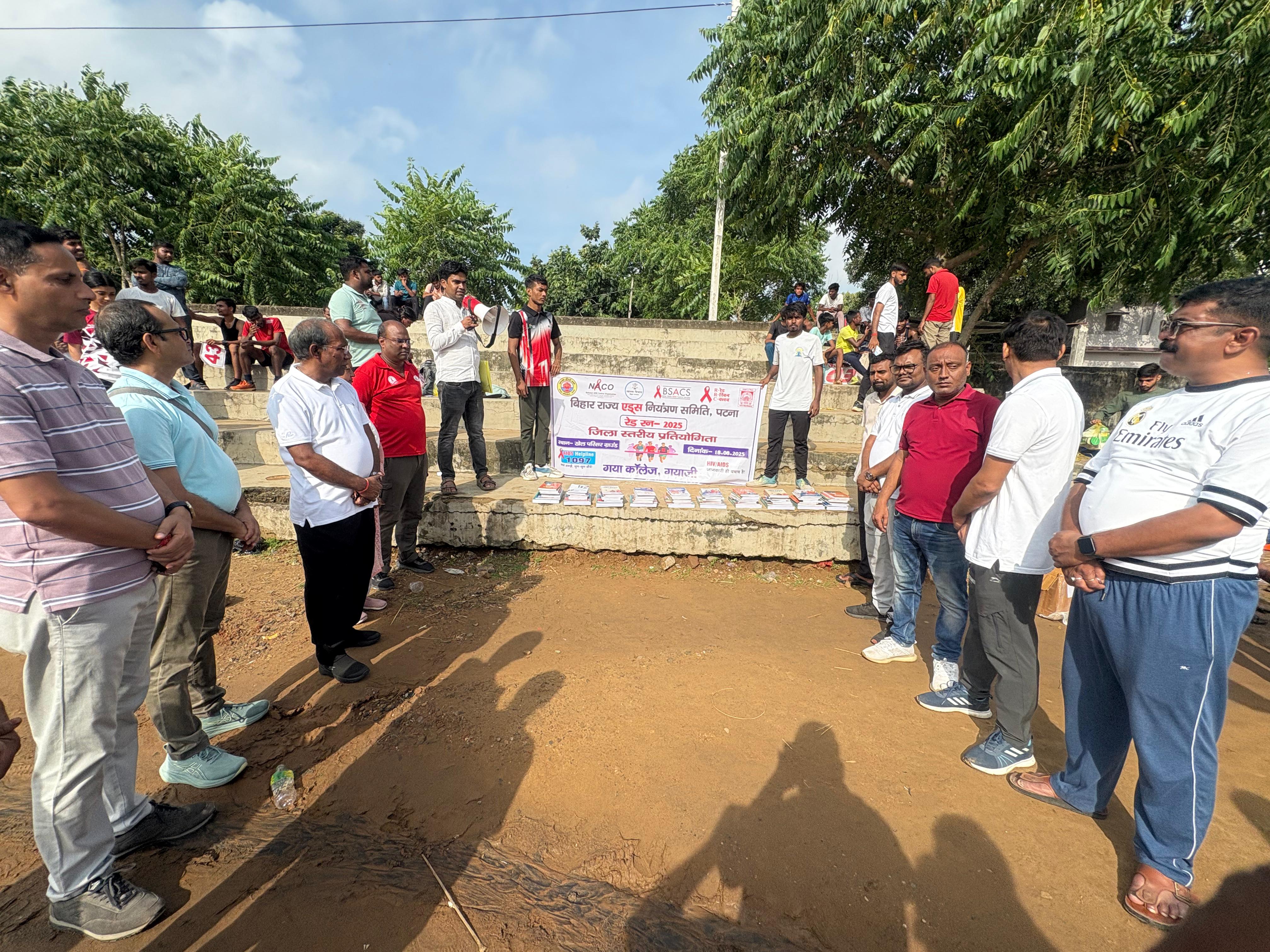 Prof. (Dr). B. C. Vaidya Ex. Prof. Of Geography JNU, New Delhi is warmly welcomed by the Principal Gaya College,Gaya Prof. (Dr.) Satish Singh Chandra with great respect and honor.