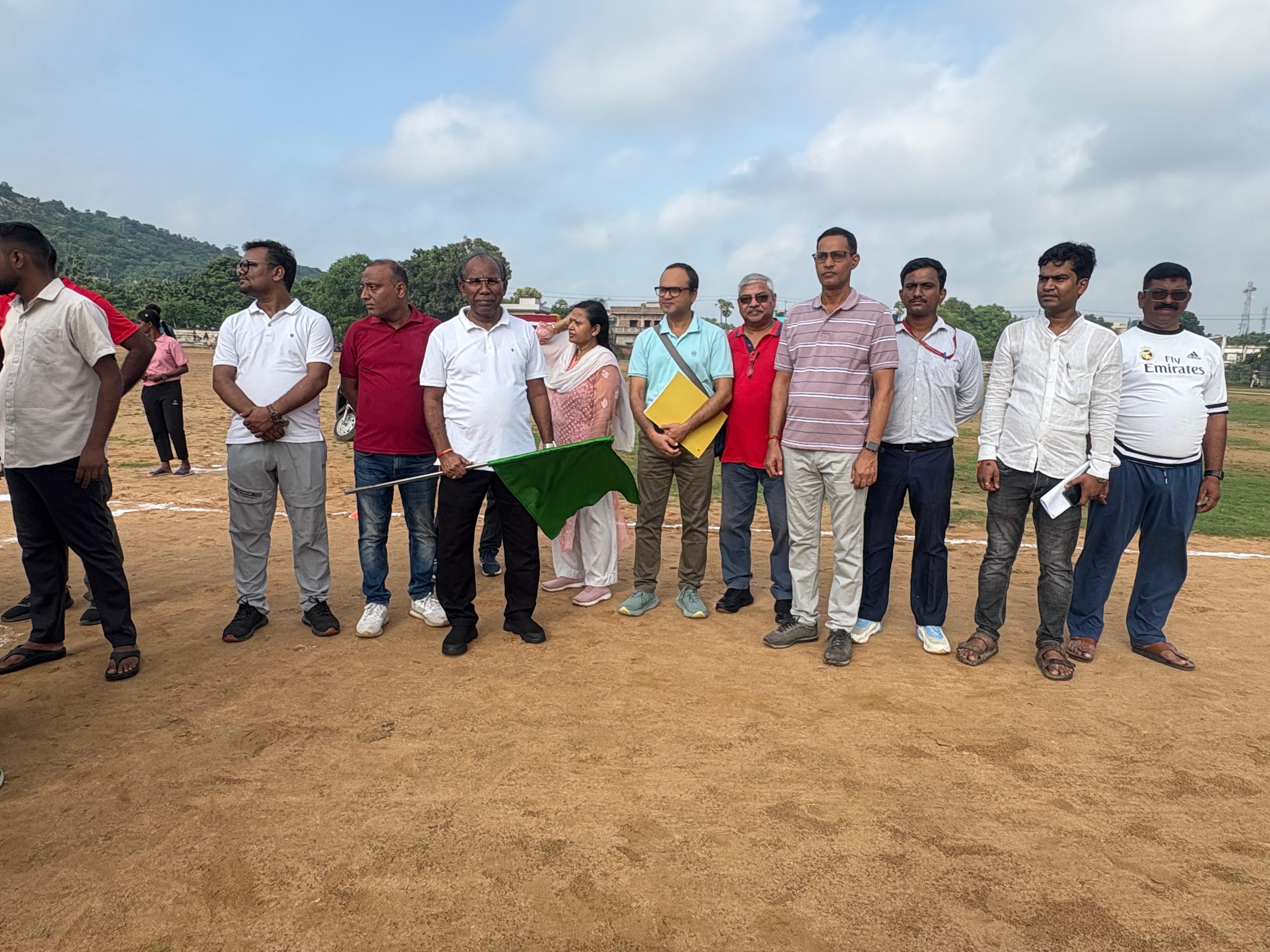 Prof. (Dr). B. C. Vaidya Ex. Prof. Of Geography JNU, New Delhi is warmly welcomed by the Principal Gaya College,Gaya Prof. (Dr.) Satish Singh Chandra with great respect and honor.